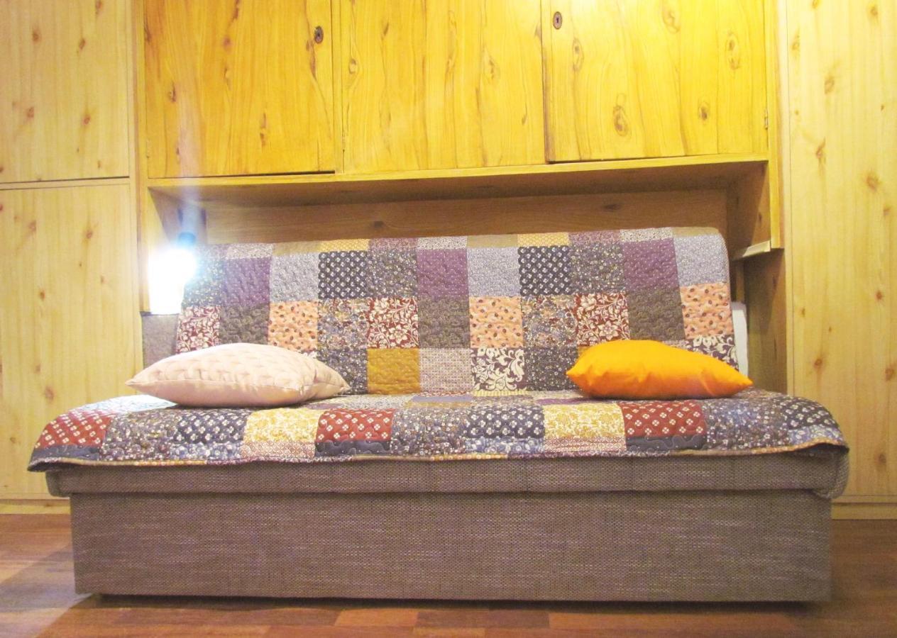 Center Studio Apartment Pula Bagian luar foto